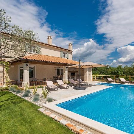 Villa-Osmium Smoljanci Exterior foto