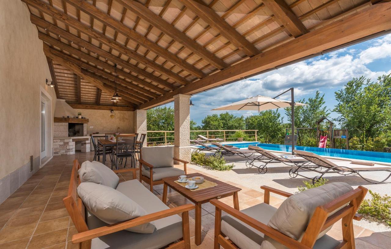 Villa-Osmium Smoljanci Exterior foto
